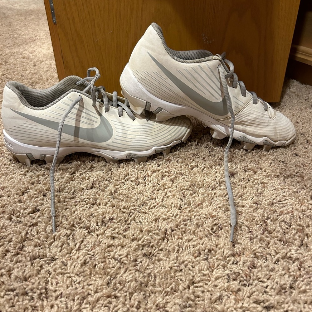 Nike Softball Shoes Sz8.5